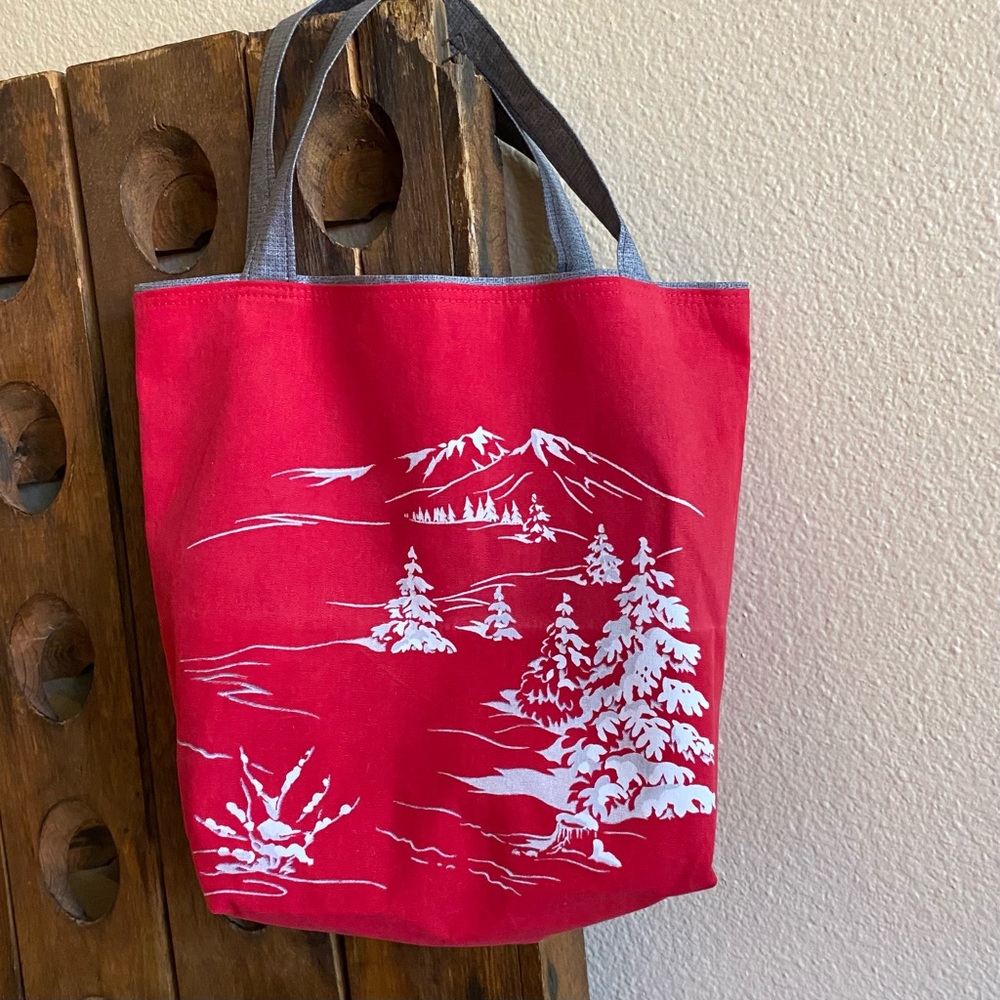 Bag / Tote / Purse / Shopping ~ Vintage Fabric ~ Lined w/ Pocket ~ Winter Scene